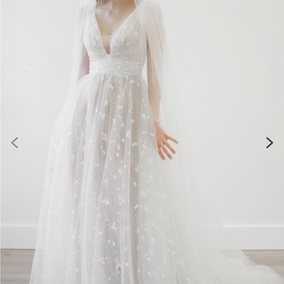 Watters Designs Prim Wedding Dress - Picture 1 of 16